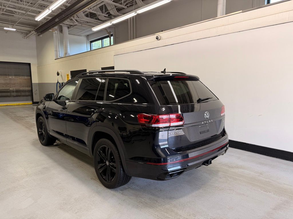 Thumbnail: 2023 Volkswagen Atlas - 3