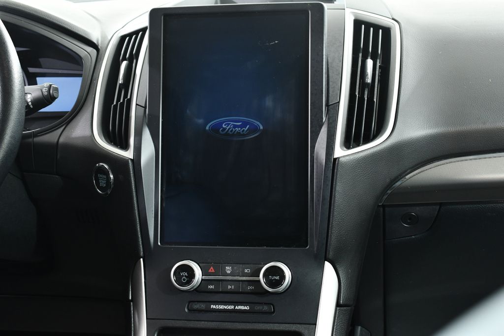 Used 2023 Black Ford SEL image 9