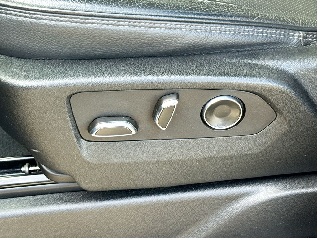 2024 GMC Yukon XL Denali Onyx Black - Jim Hudson Acura - Image 15