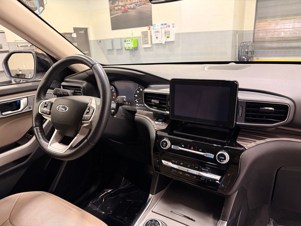 Thumbnail: 2022 Ford Explorer - 31