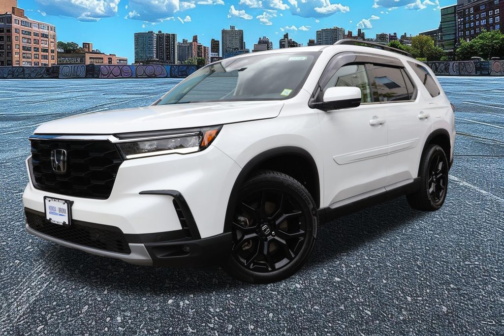 Platinum White Pearl 2023 Honda Pilot SUV / Crossover All-Wheel Drive Automatic