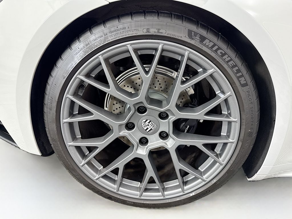 Thumbnail: 2024 Porsche 911 - 31