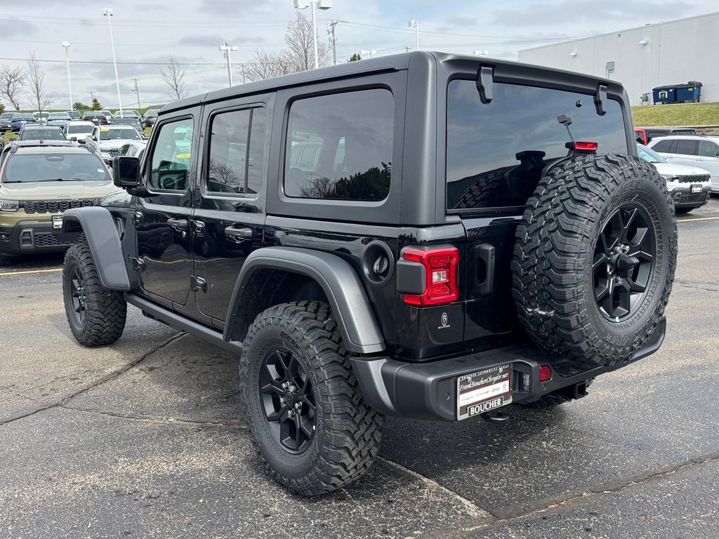 View vehicle photo 4