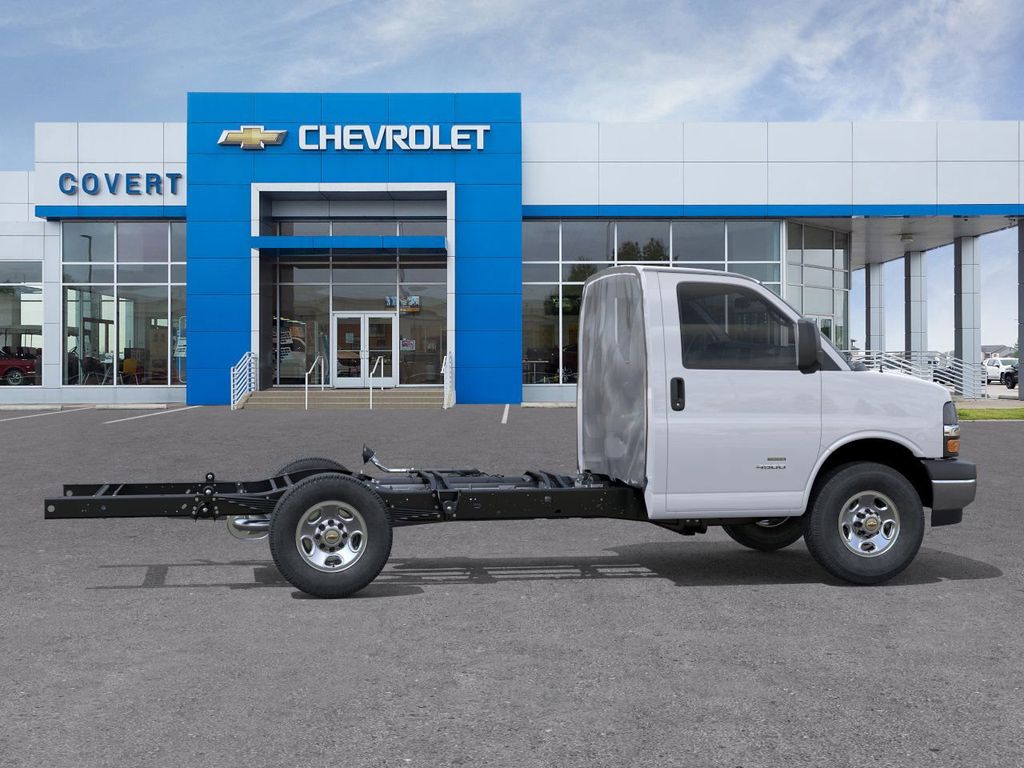 New 2025 White Chevrolet Work Van image 22