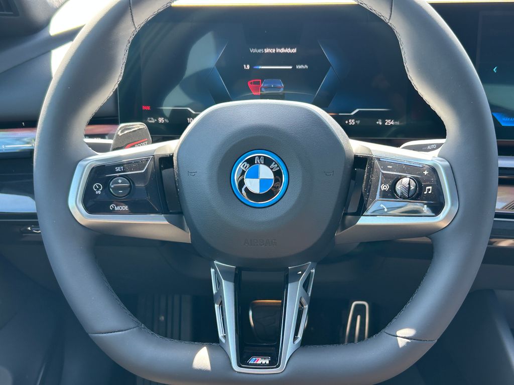 2025 BMW i5 eDrive40 16