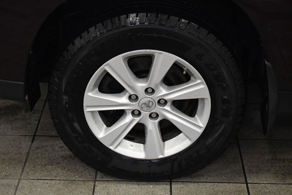 Thumbnail: 2012 Toyota Highlander - 14