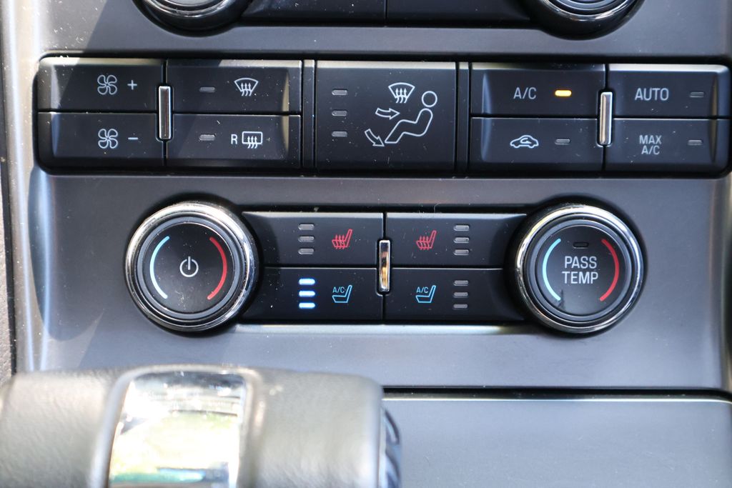 Thumbnail: 2012 Ford Taurus - 18