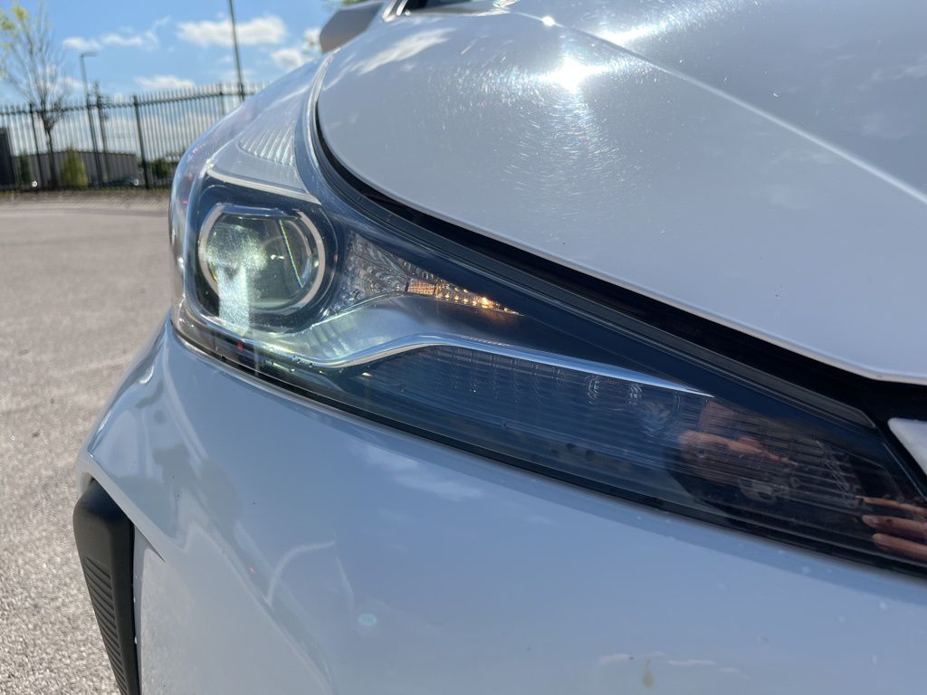 Thumbnail: 2021 Toyota Prius - 14