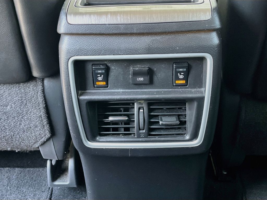 Used 2017 Black Nissan Platinum image 27