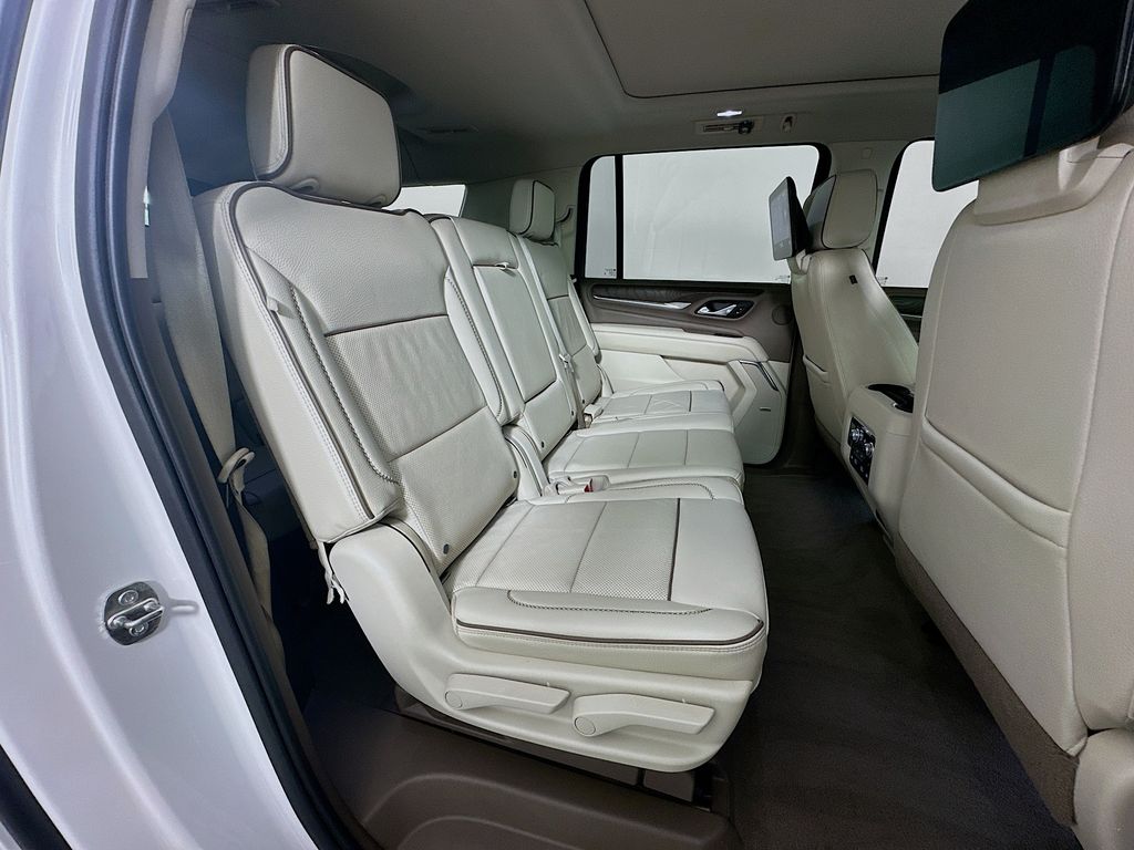 Thumbnail: 2021 GMC Yukon XL - 31