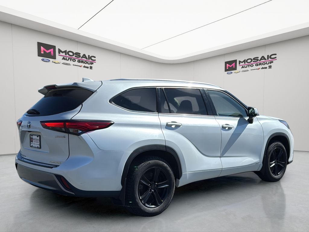 2022 Toyota Highlander Hybrid