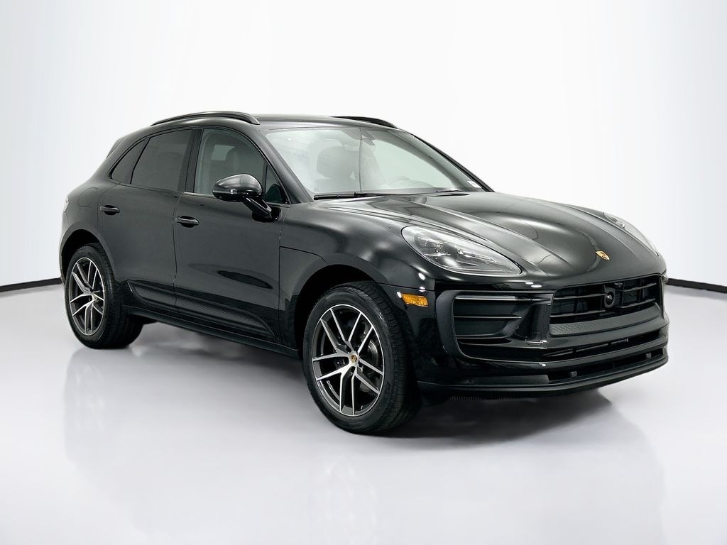 Thumbnail: 2026 Porsche Macan - 9
