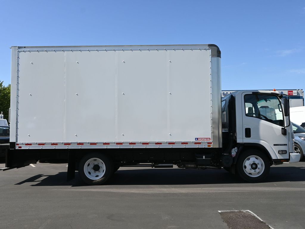 2024 Isuzu NPR HD 