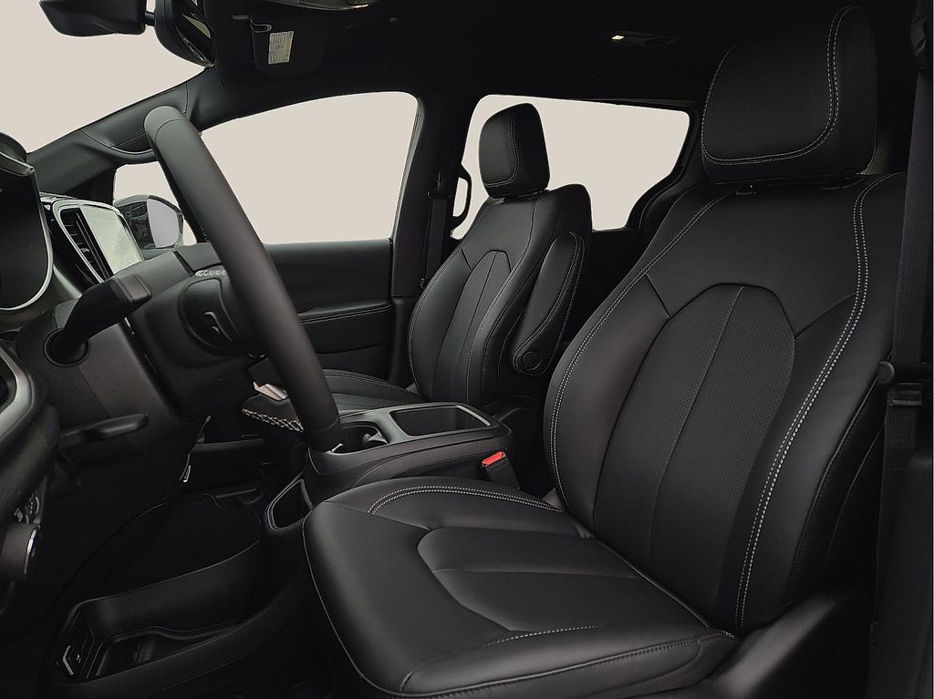 New 2026 Chrysler Pacifica For Sale in Farmington, AR