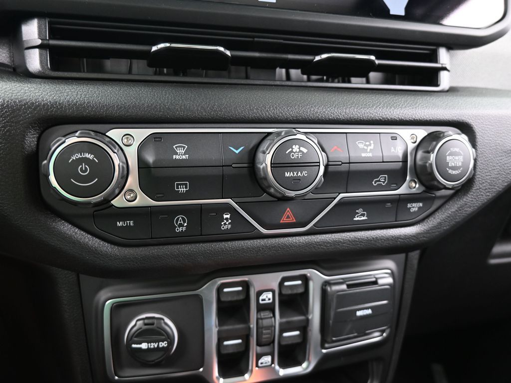 New 2026 bright white clearcoat Jeep Sport S image 19