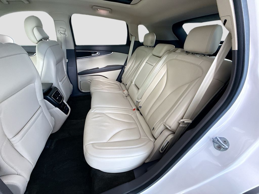 Thumbnail: 2017 Lincoln MKX - 21