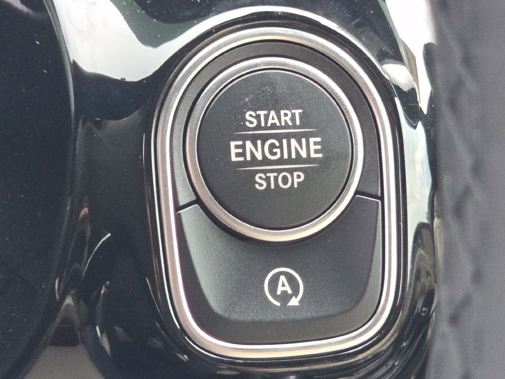 New 2026 White Mercedes-Benz GLA 250 image 33