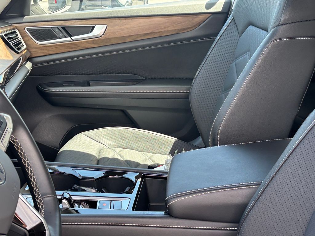 Used Car 2025 Volkswagen Atlas  2.0t Se W/technology For Sale Under $40,000 In Austin, Texas