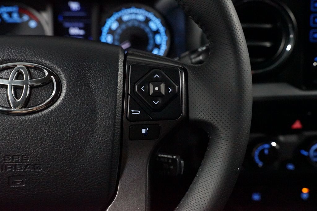 Thumbnail: 2016 Toyota Tacoma - 14
