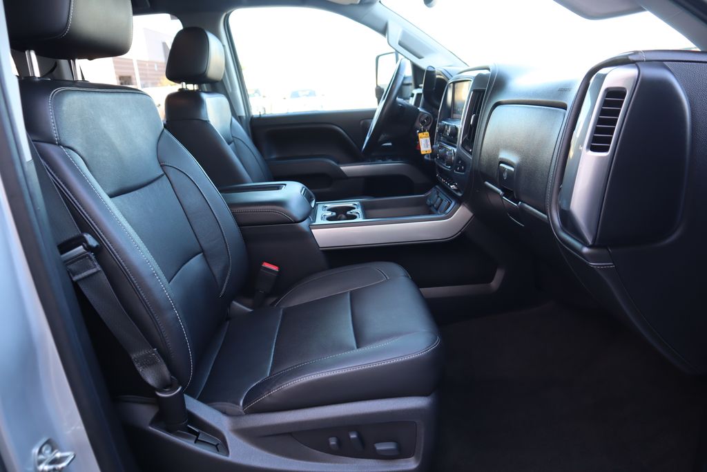 Thumbnail: 2016 Chevrolet Silverado 2500 - 19