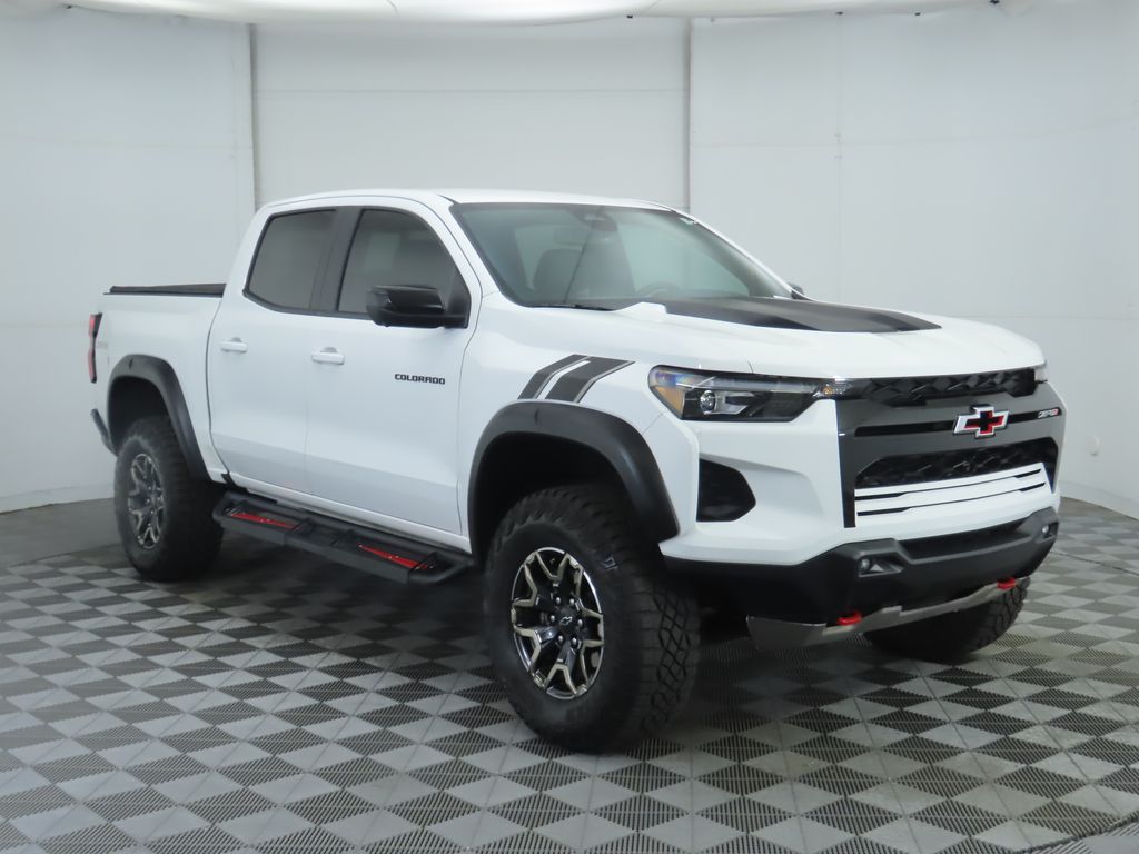 Thumbnail: 2024 Chevrolet Colorado - 3