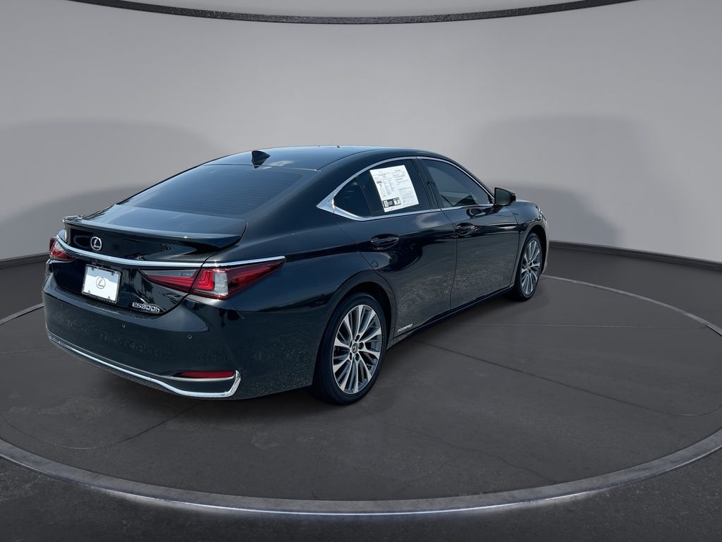 Thumbnail: 2021 Lexus ES - 11