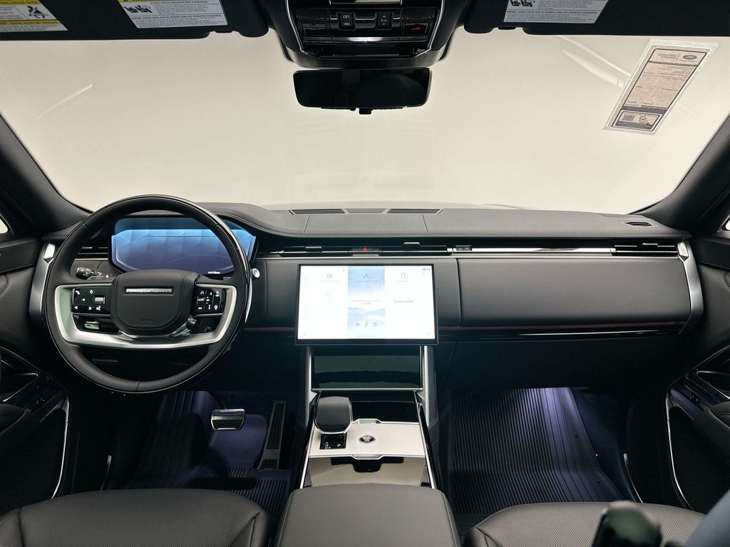 2025 Land Rover Range Rover SE 7