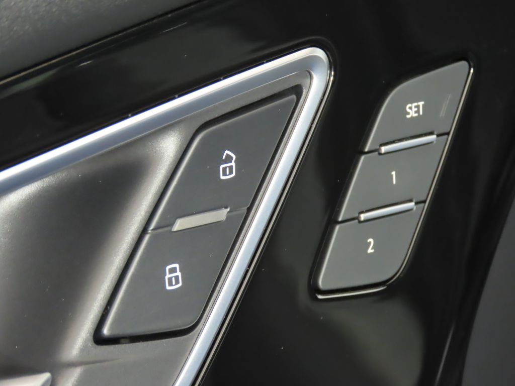 Thumbnail: 2023 Audi Q4 e-tron - 28