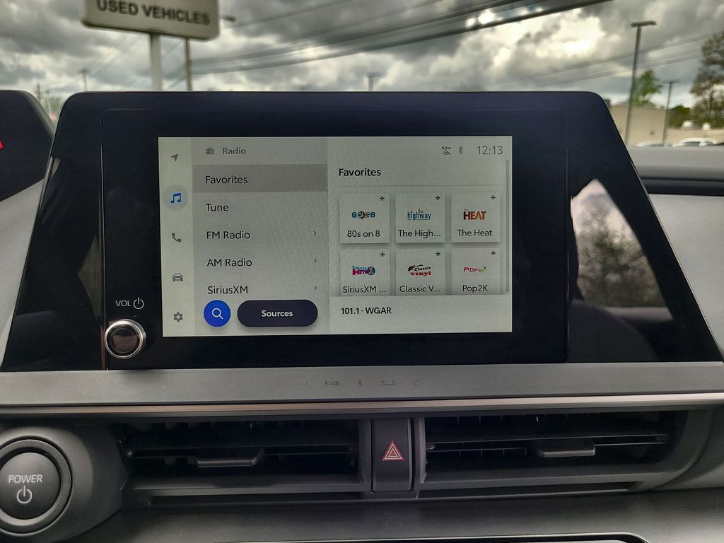 2025 Toyota Prius LE 15