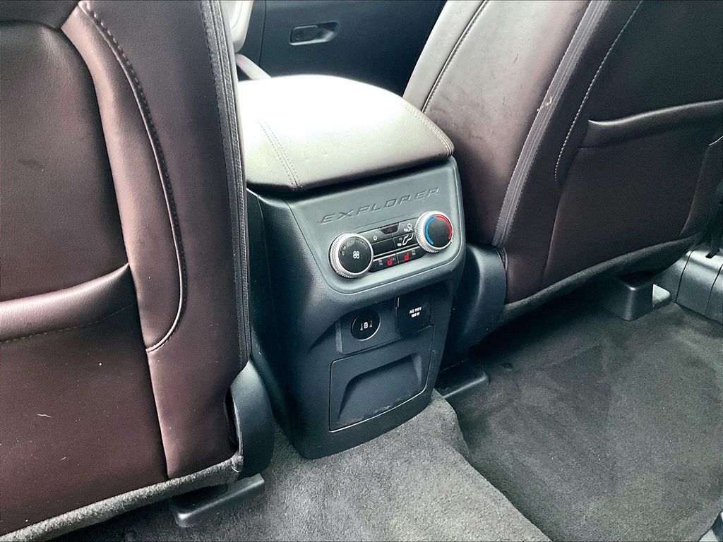 2025 Ford Explorer — photo 29