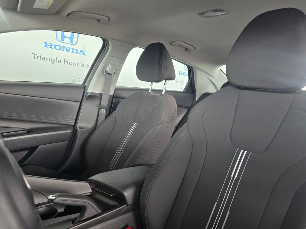 Thumbnail: 2025 Hyundai Elantra - 10