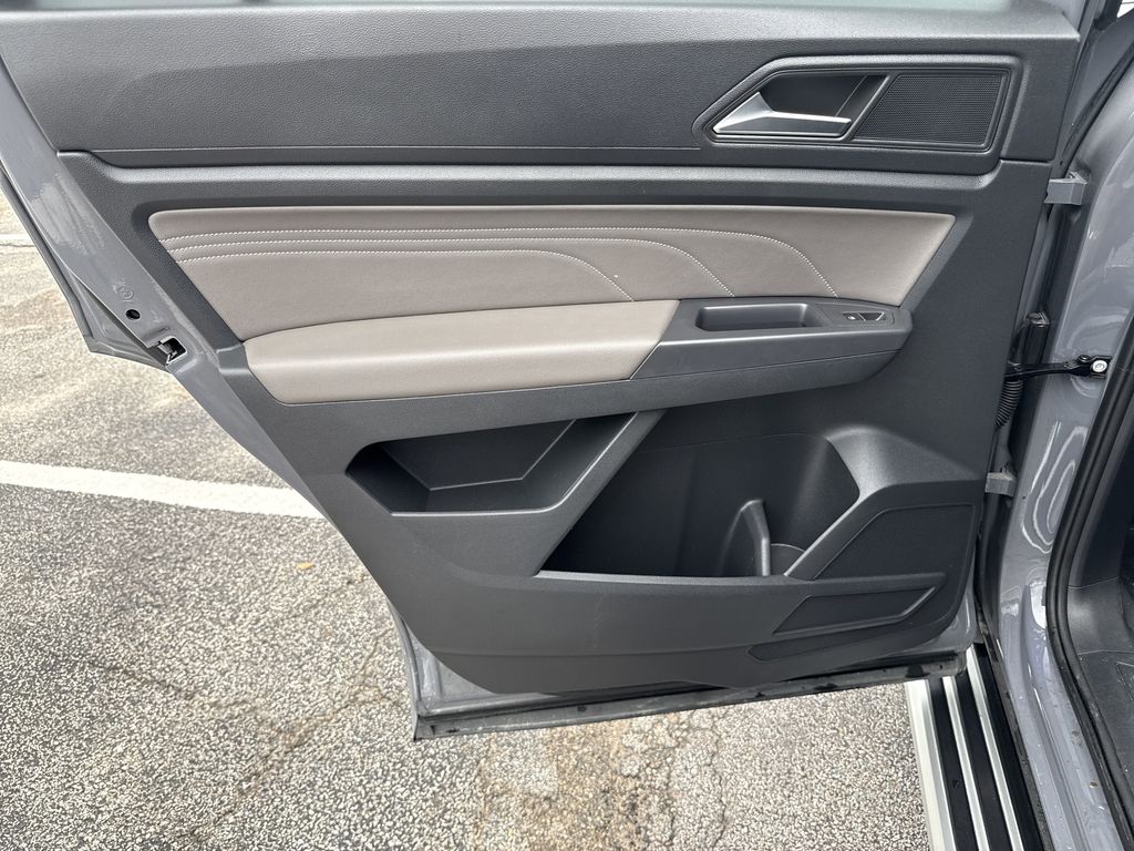 2021 Volkswagen Atlas Cross Sport 3.6L V6 SE w/Technology R-Line Gray at Community Toyota