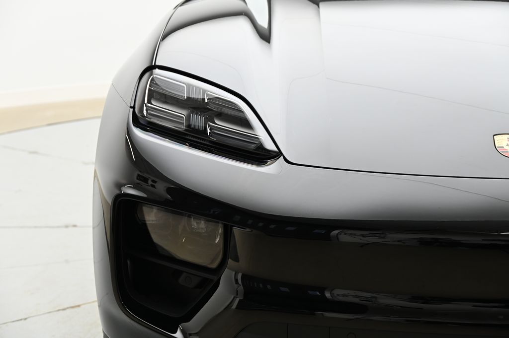 Thumbnail: 2025 Porsche Macan - 9