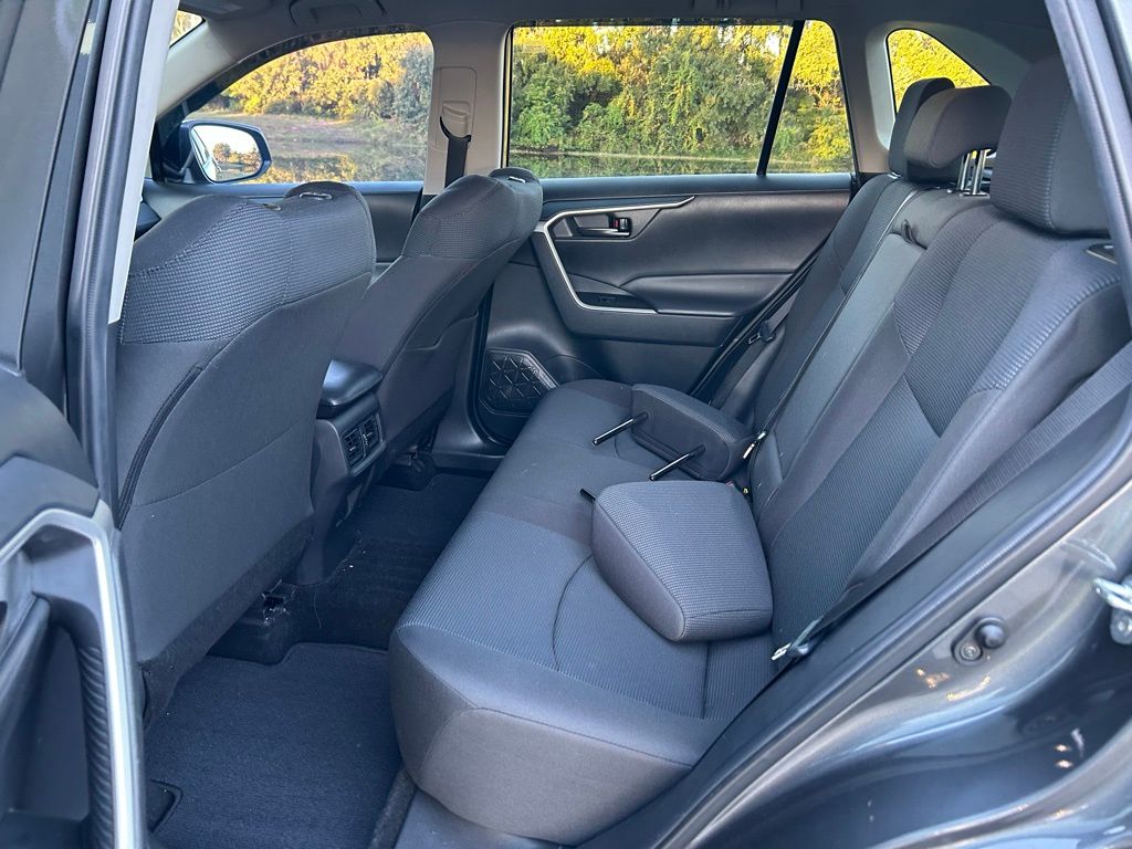 Thumbnail: 2022 Toyota RAV4 - 13