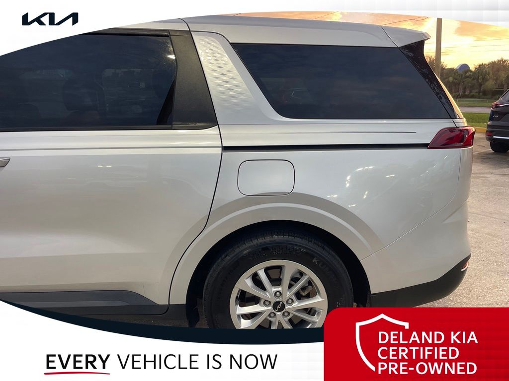 Used 2023 Kia Carnival Van