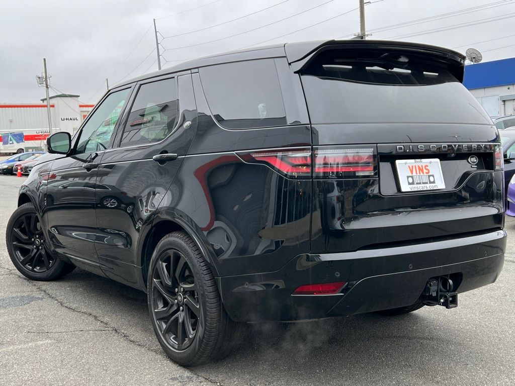 2023 Land Rover Discovery S R-Dynamic photo