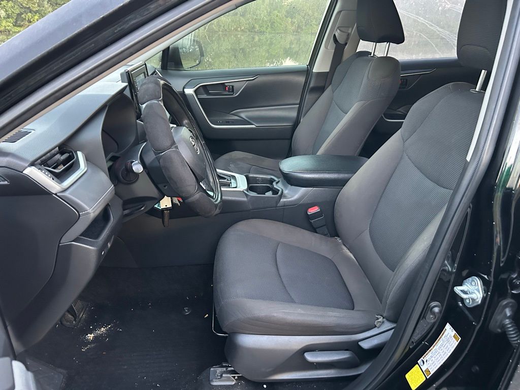 Thumbnail: 2020 Toyota RAV4 - 14