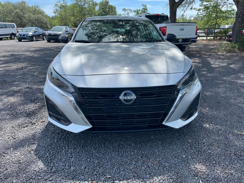 2024 Brilliant Silver Metallic Nissan Altima 2.5 SV FWD Sedan