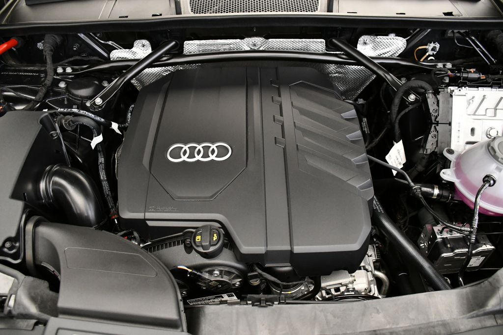 Thumbnail: 2025 Audi Q5 - 11