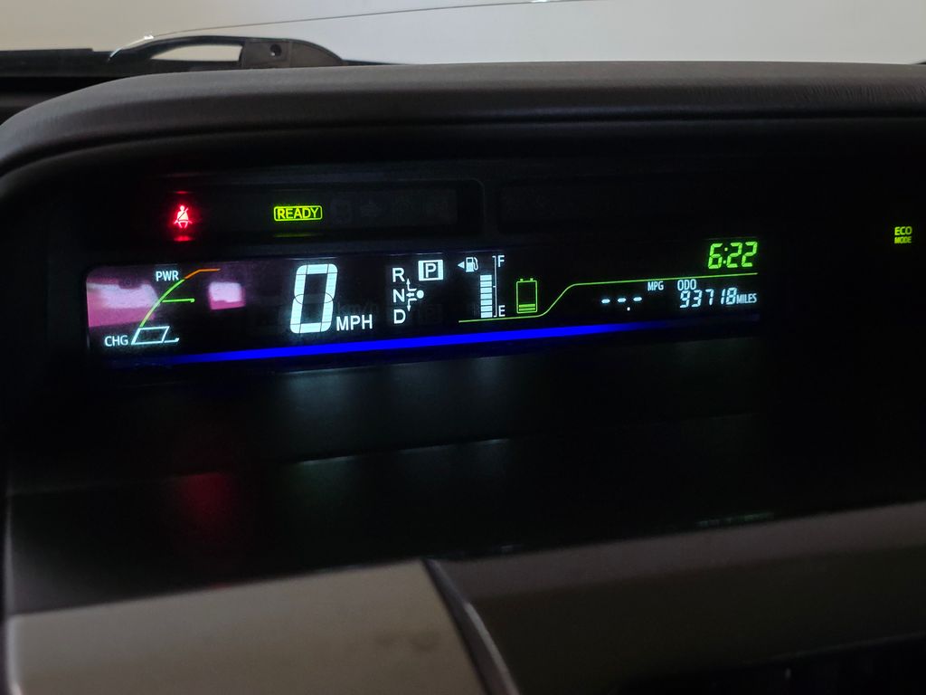 2015 Toyota Prius V Two photo 16