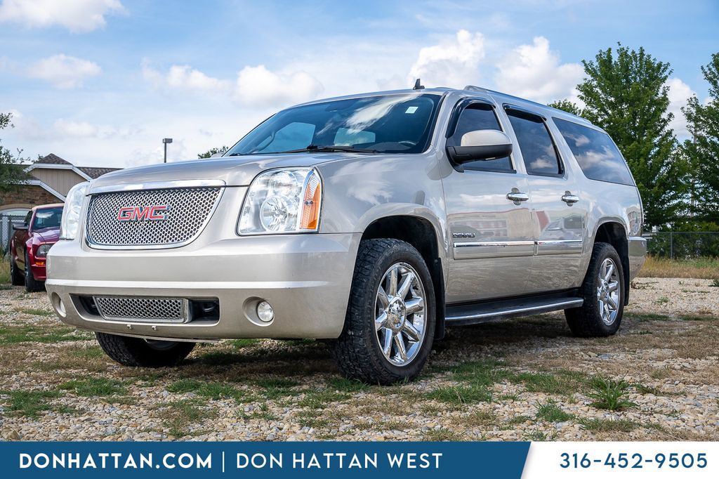 Champagne Silver Metallic 2014 GMC Yukon XL Denali AWD SUV / Crossover All-Wheel Drive 6-Speed Automatic Overdrive
