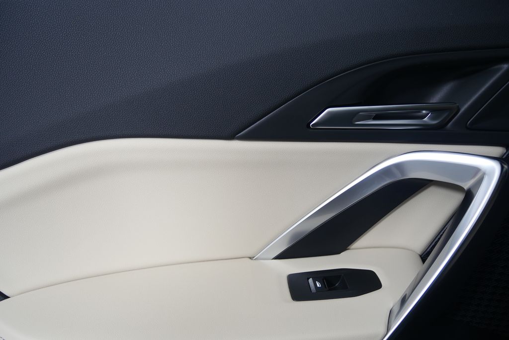 Thumbnail: 2025 BMW X1 - 13