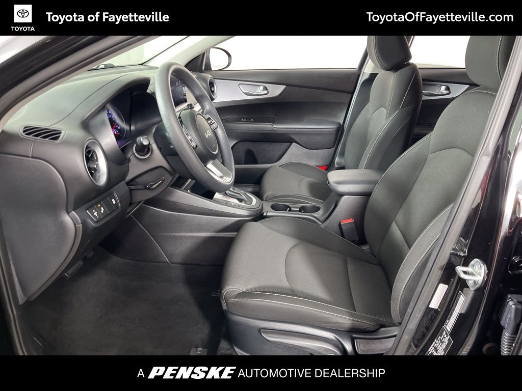 Thumbnail: 2023 Kia Forte - 19