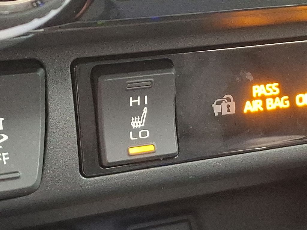 2024 Toyota RAV4 XSE 26