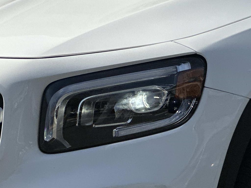 Thumbnail: 2022 Mercedes-Benz GLB - 3