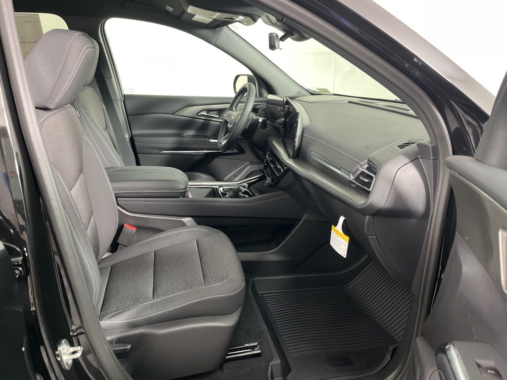 Thumbnail: 2026 Chevrolet Traverse - 8