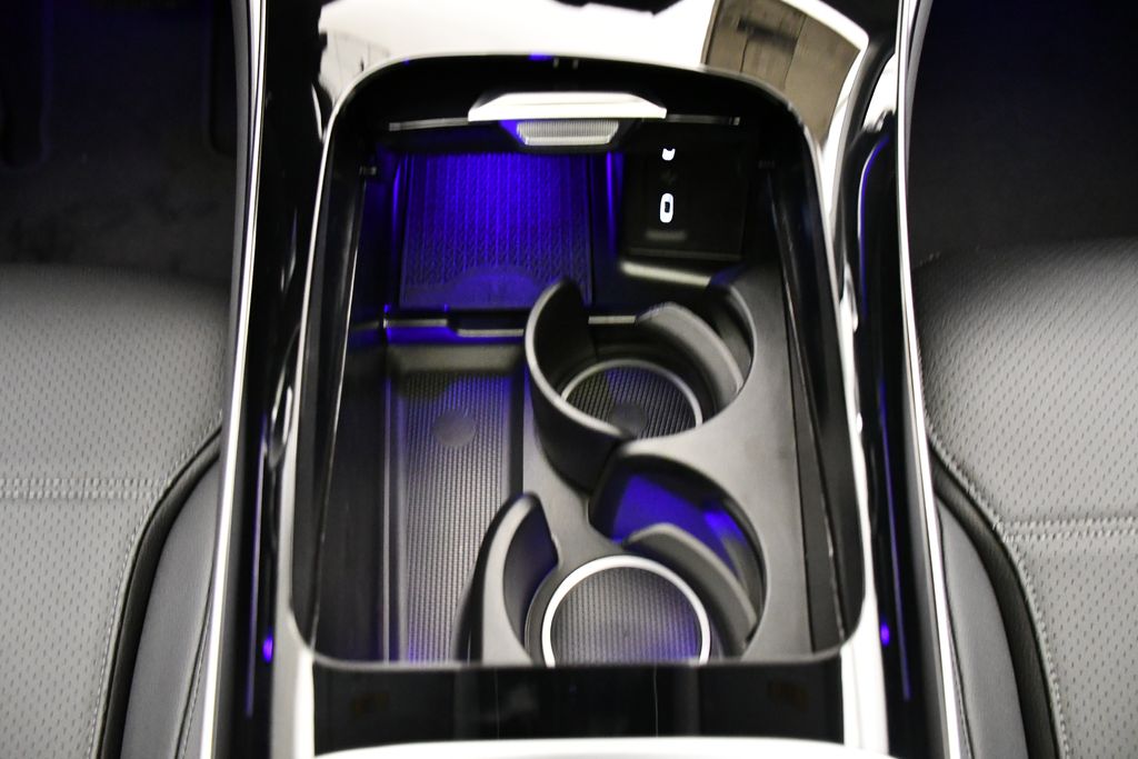 Thumbnail: 2025 Mercedes-Benz GLC - 29