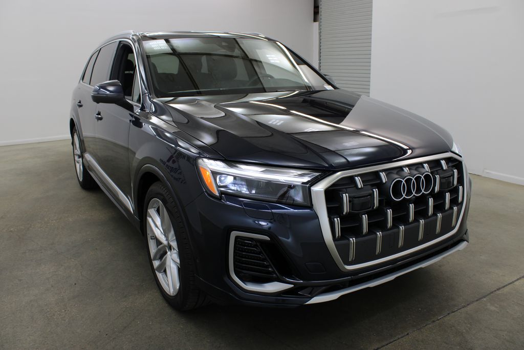 new 2025 Audi Q7 car, priced at $64,158