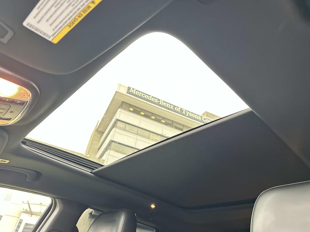 Thumbnail: 2019 Jeep Grand Cherokee - 32