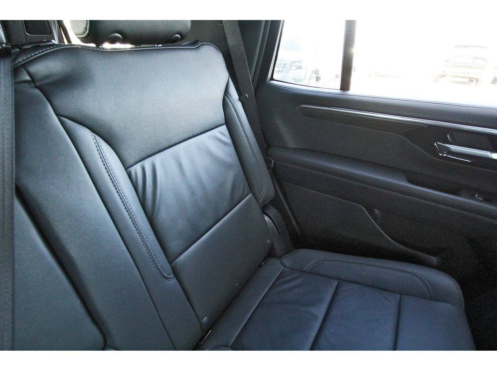 2025 Chevrolet Tahoe LT - 11